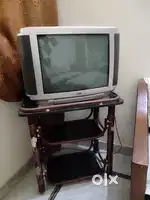 Flat Akai TV like New.