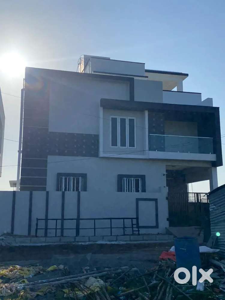 Luxurious villa is for sale 4 kms from Navalur