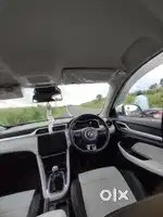Ghar ki parsonal car... Ye shoroom pe