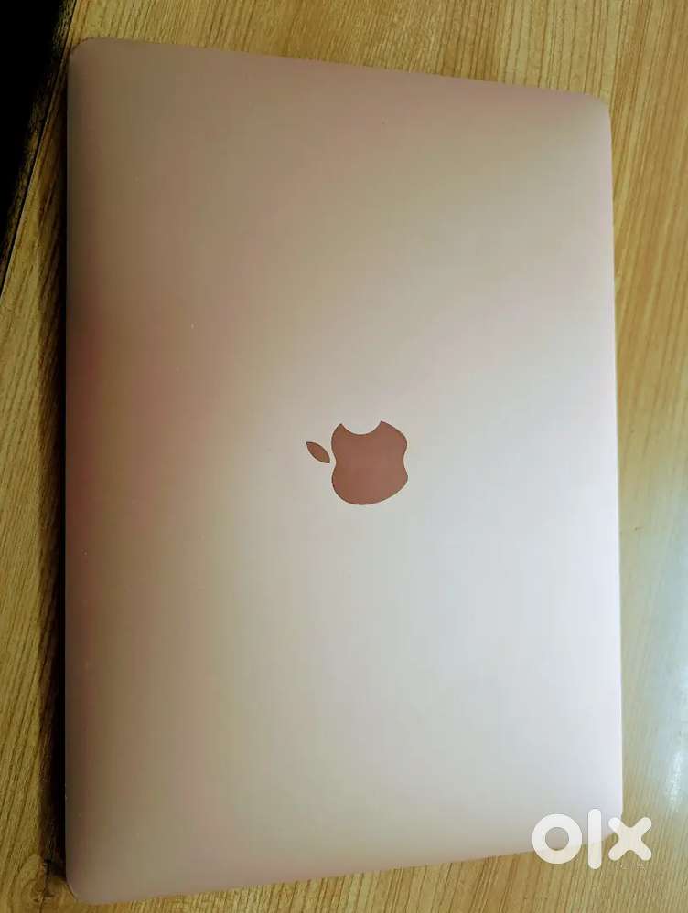 Apple Macbook Gold colour
