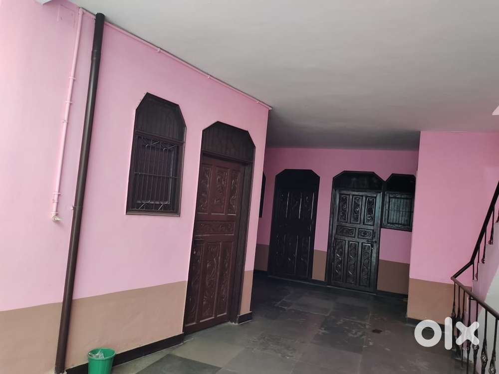 ROOMS AVAILABLE FOR RENT