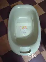 Kids bath tub