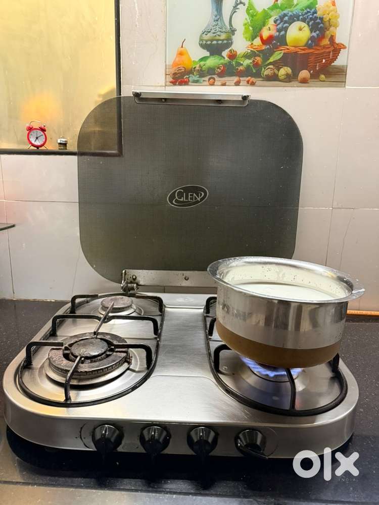 Glen 4 burner stove with covef