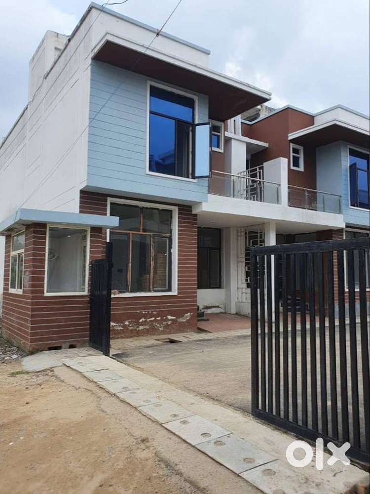 Male Sales Staff required with bike