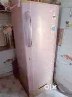SAMSUNG FRIDGE NICE CONDITION