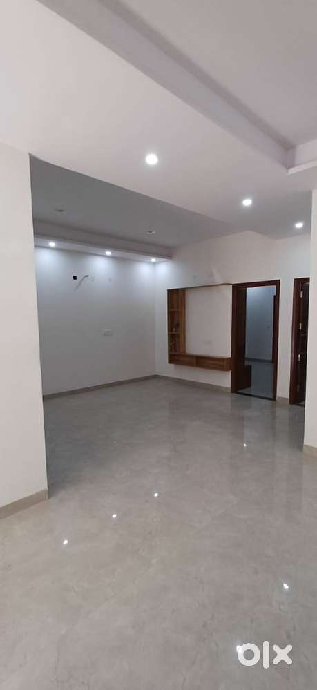 2BHK READY TO SHIFT FLATS FOR SALE IN NEGOTIABLE RATES SECTOR 126