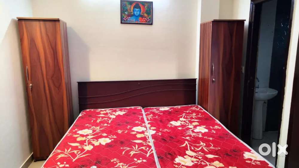 Boys  pg in U block dlf phase 3