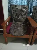 शुद्ध सागवान लकड़ी का शानदार सोफा