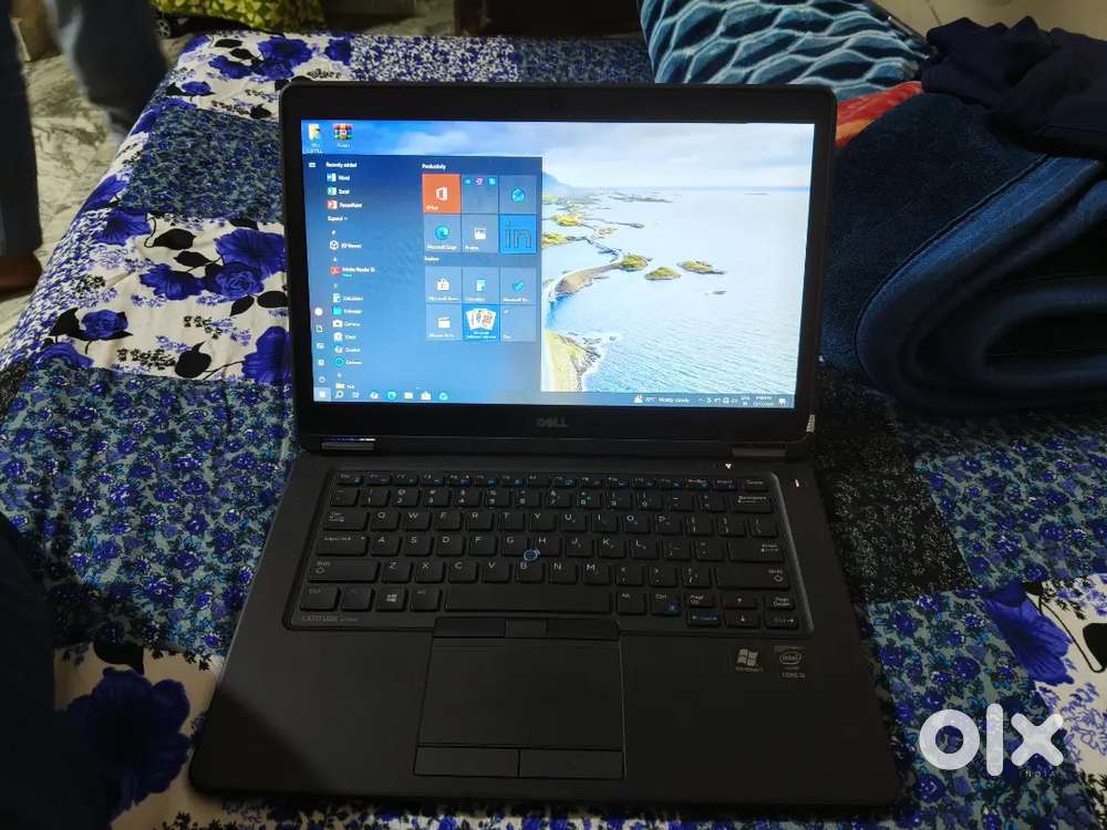 DELL Laptop 7450 i5 7 Generation