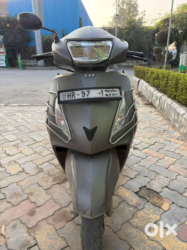 Sirf 22000 chali hui hai or sari service company ki hai