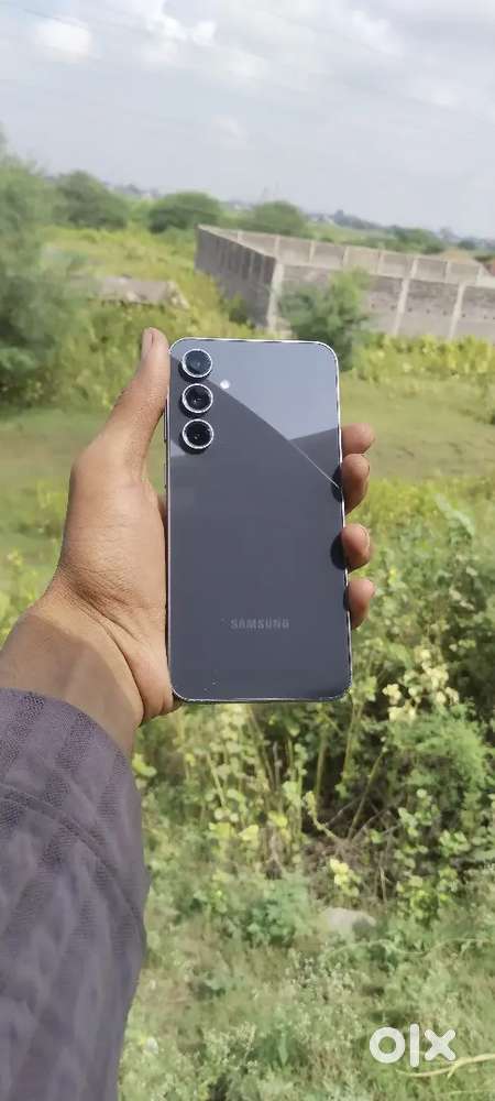 Dusra phone Lena hai