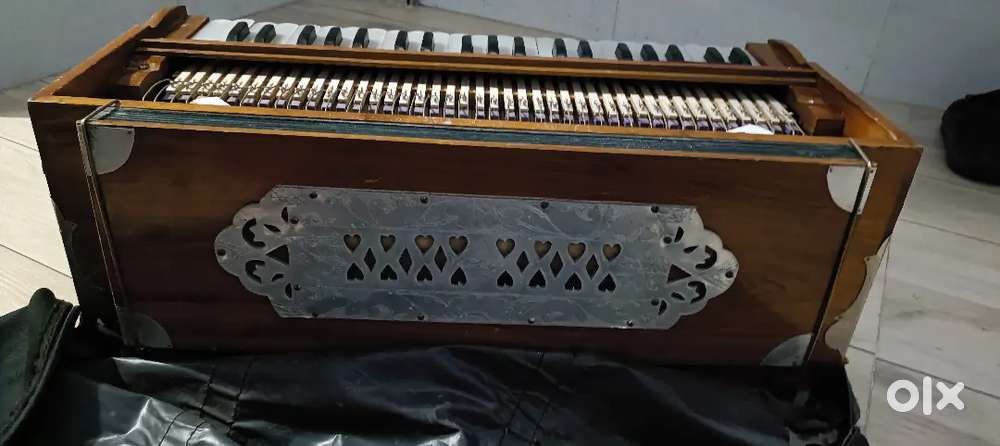 Calcutta made harmonium
