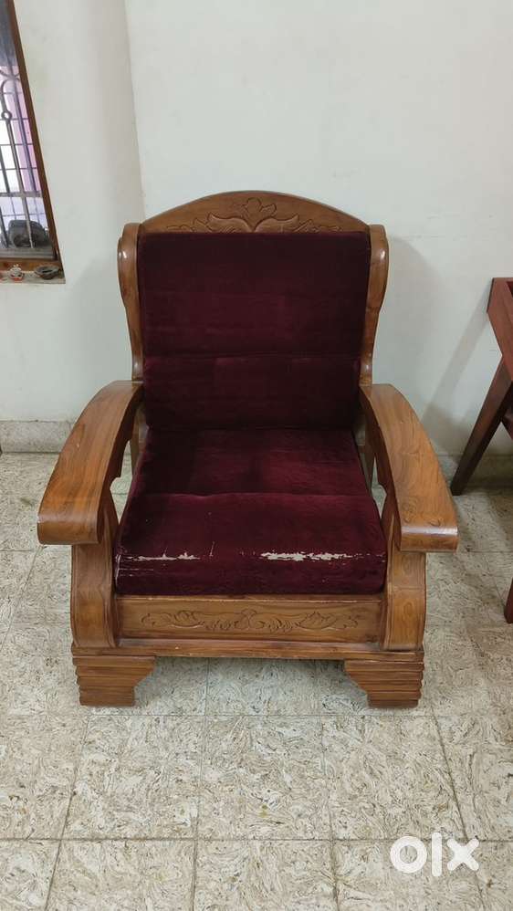 Premium Sheesham Wood Sofa - Durable condition! Well Maintained