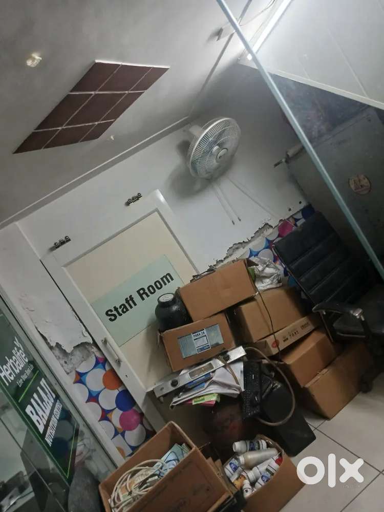 NEW 250 GAJ 3BHK FLAT LIFT PARKING