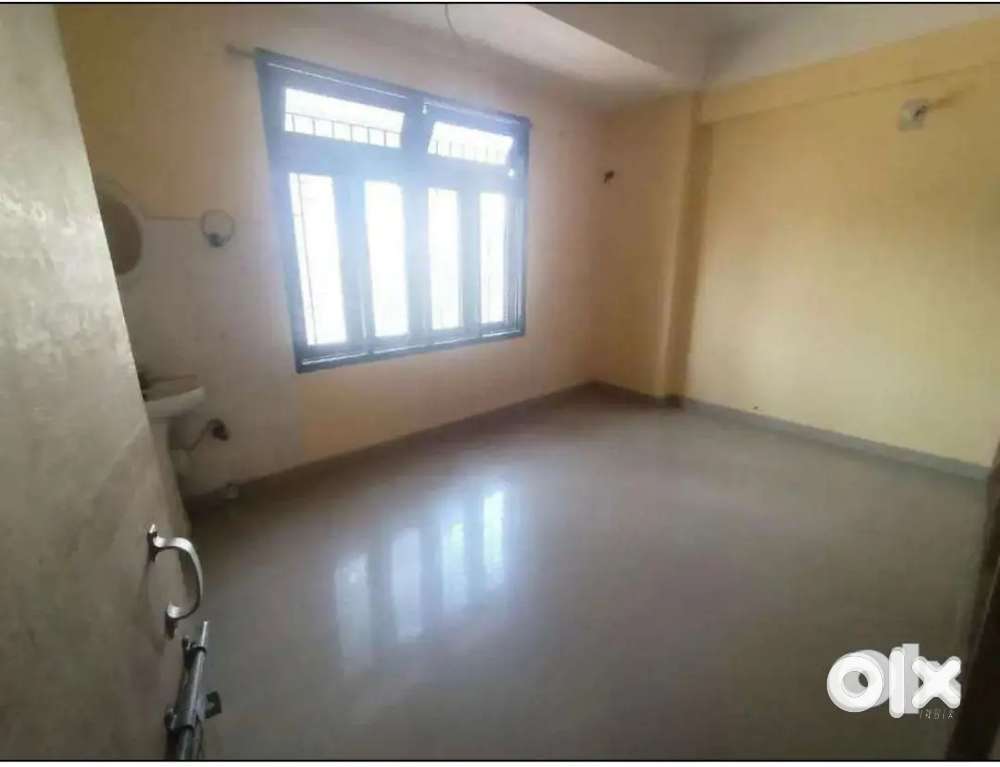 need a female roommate