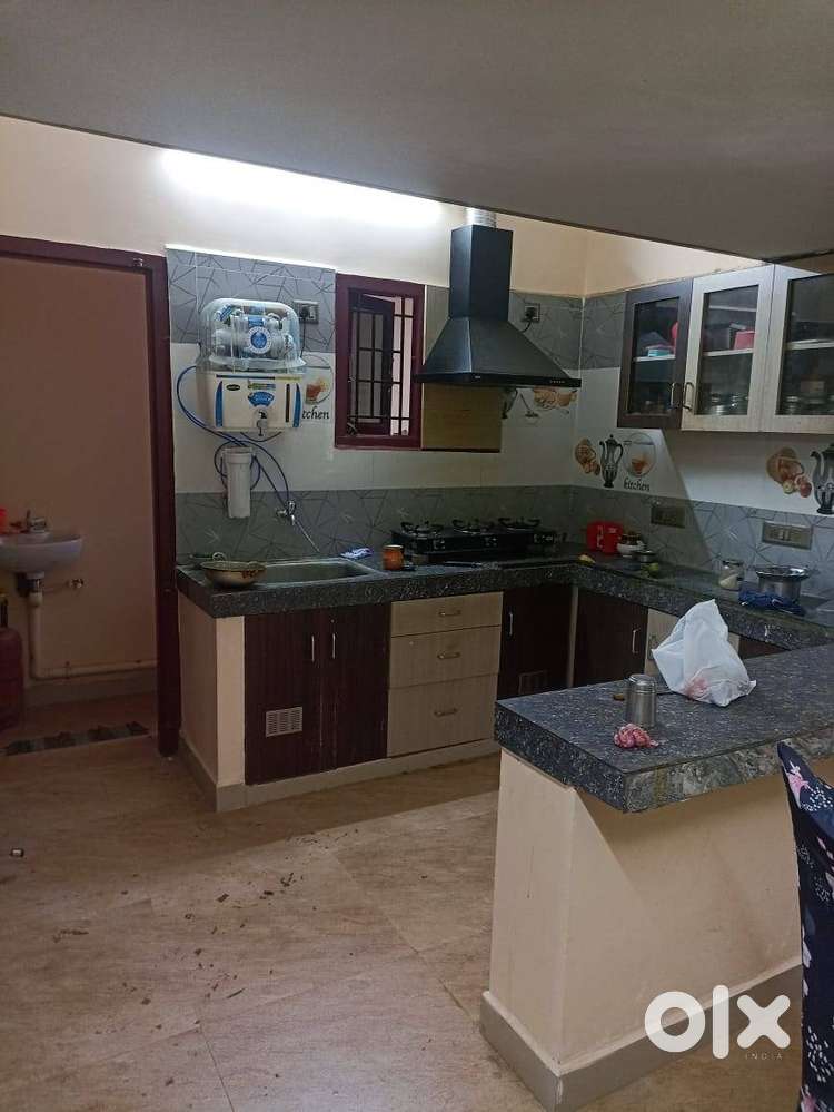 1bhk for rent (BACHELOR Preferred) near saravana selvarathinam