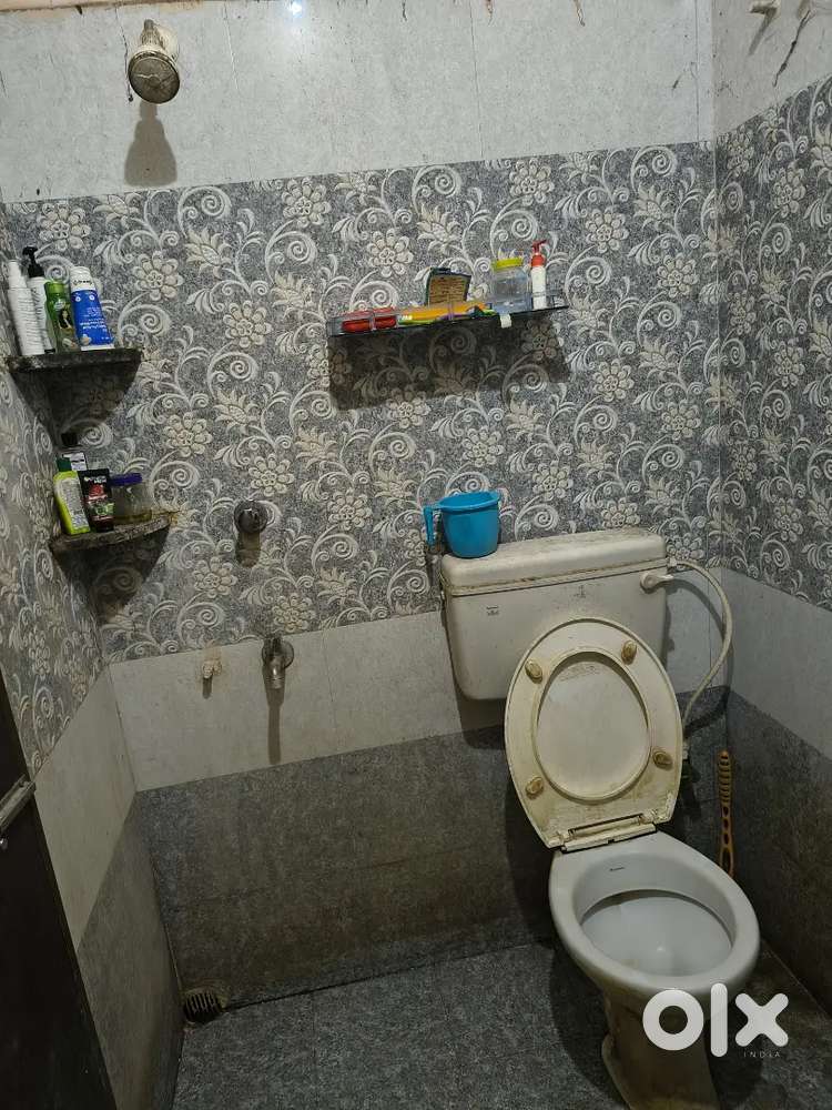 Urgent Need a roommate