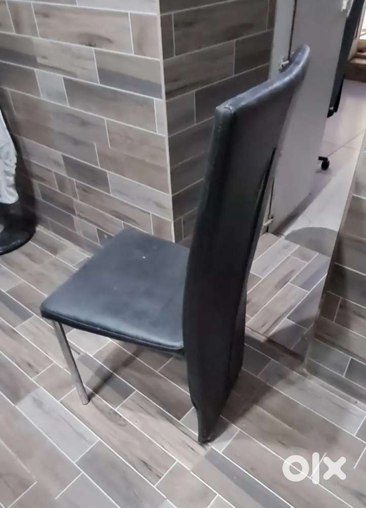 Dining table with 6 chairs