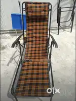 Recliner cum chair