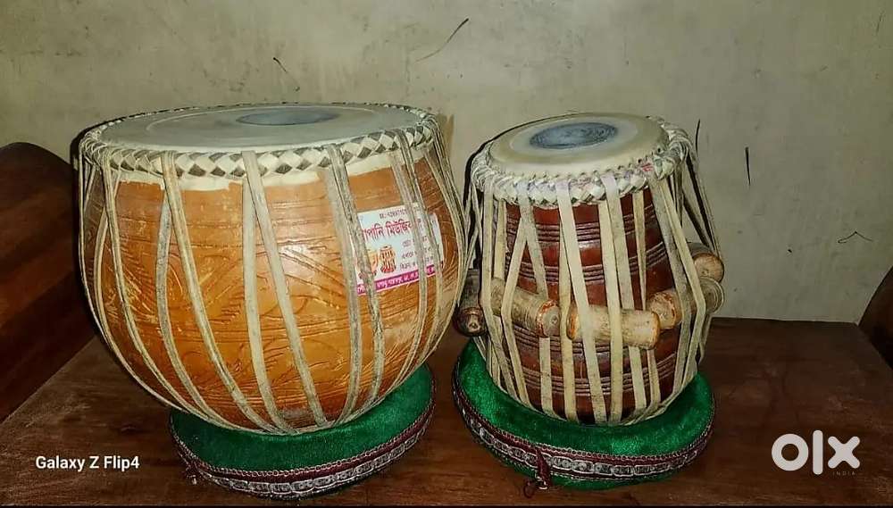 A pair of tabla with ring pads