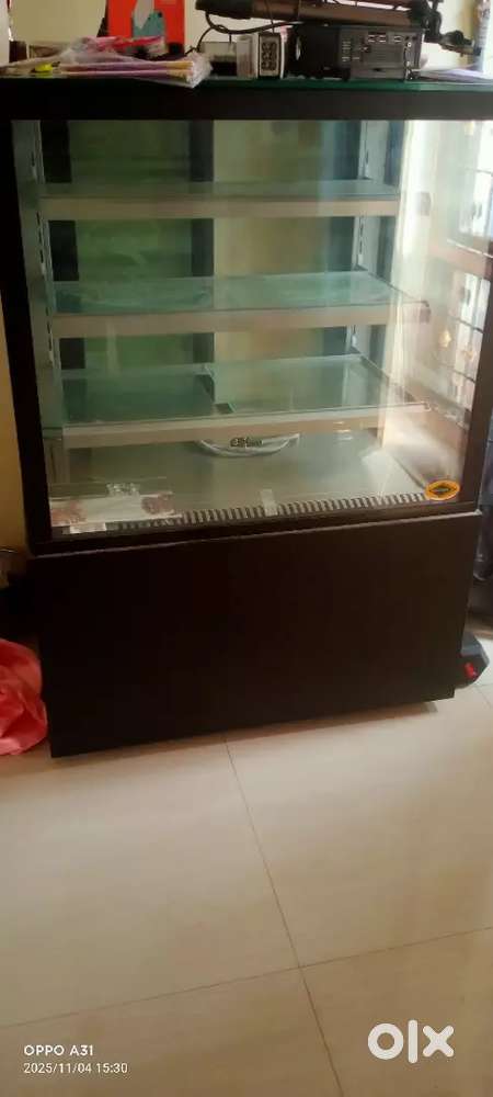 Western cake freezer