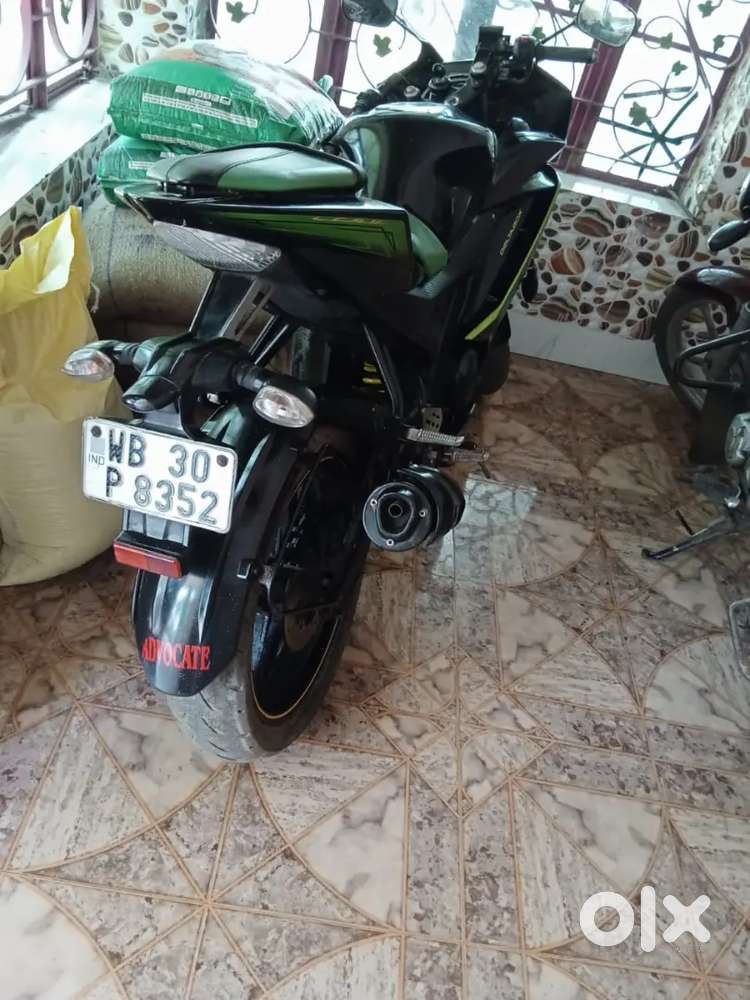 Yahama R15 V2 bike sell