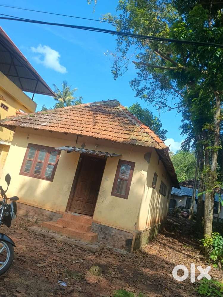 INDEPENDENT HOUSE 5500/- RENT; 5 MINUTES TO MADUMOOLA CHANGANACHERRY