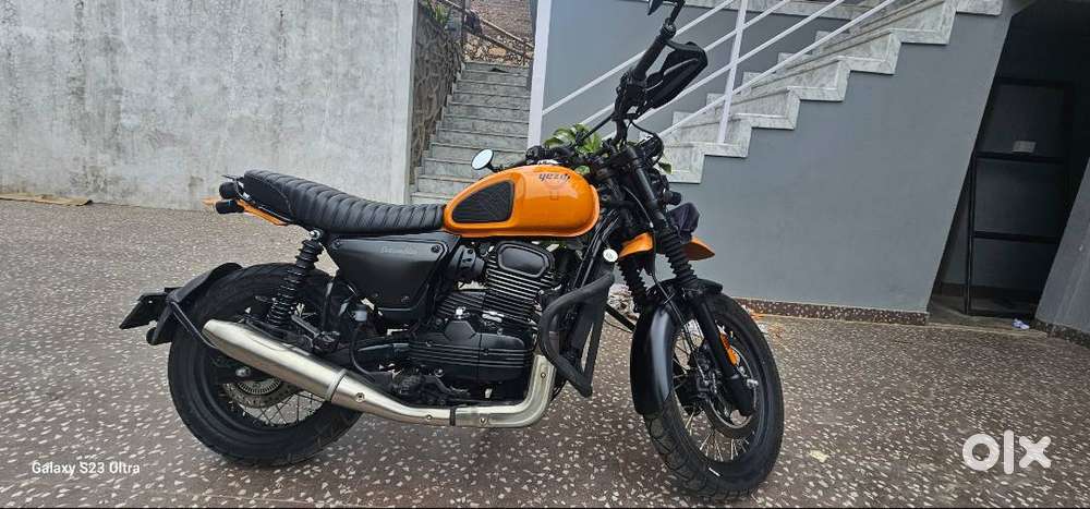 Single hand driven. well maintained bike