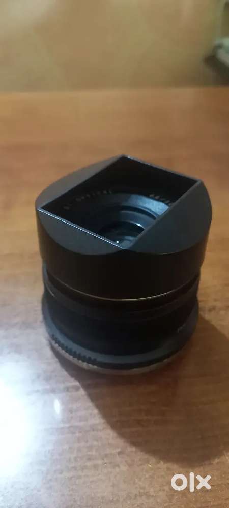 Z mount Nikon camera lens 32mm f2.8
