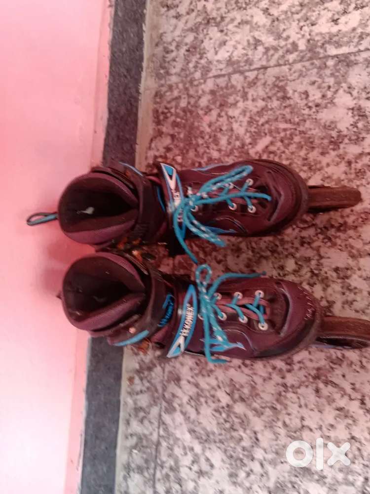 Skating shoes
