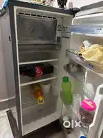 Whirlpool fridge 5year old only, everything is working fine