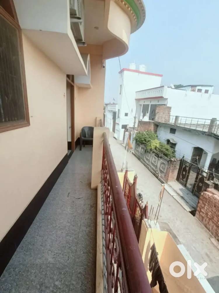 2 bhk roomset is available on rent