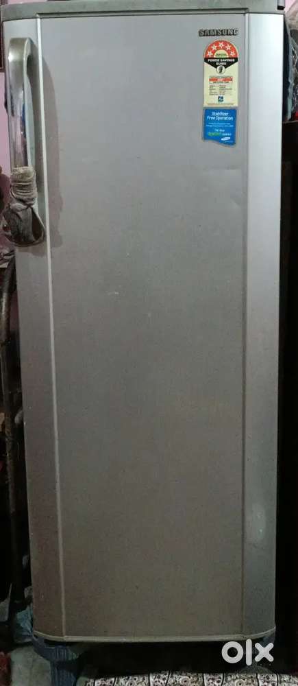 SAMSUNG FRIDGE WITH STAND