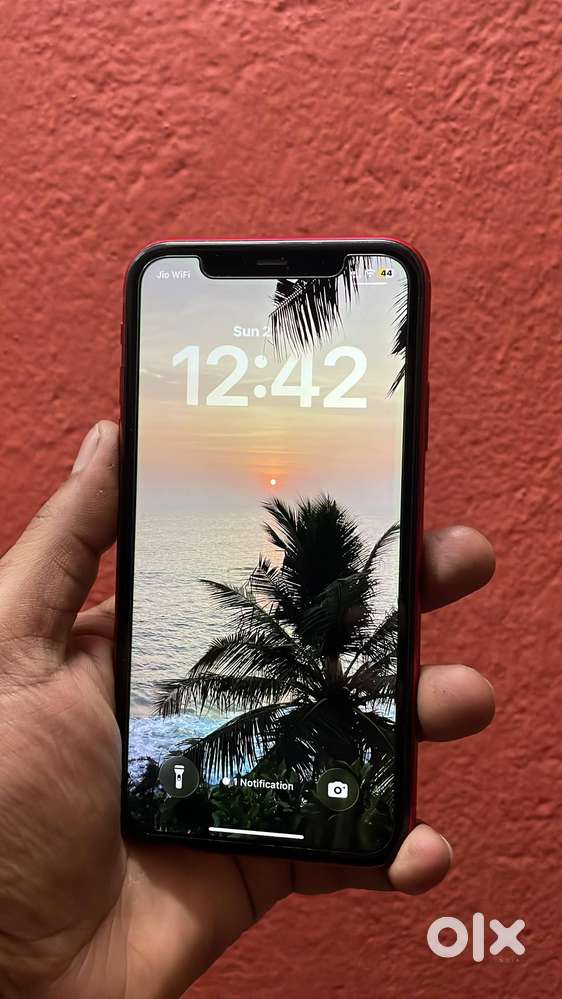 Selling my iPhone 11 (128GB) Red – Great deal, don’t miss out!