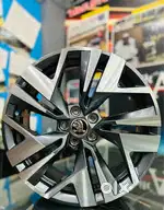 Skoda kylaq 17 inch diamond cut OEM wheels set of four new piece