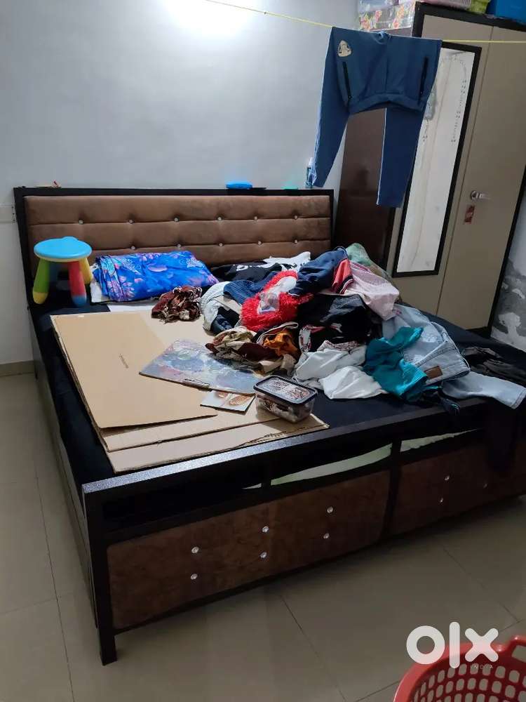 Hydraulic steel double bed