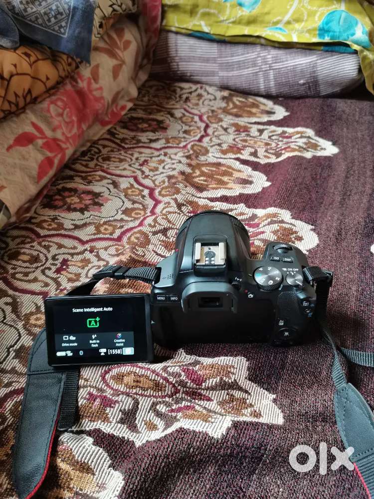 Canon eos 200D with two lenses