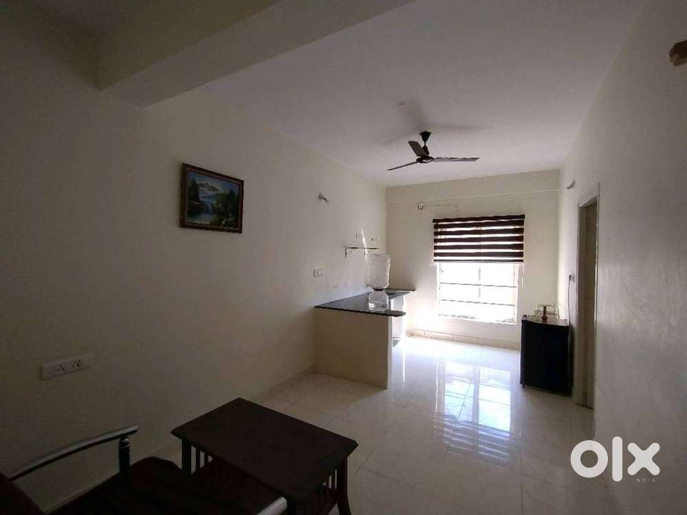 Furnished room with attached western toilet bellandur no brokerage