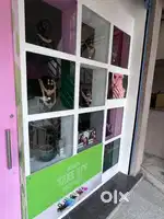 Beauty parlor / unisex salon