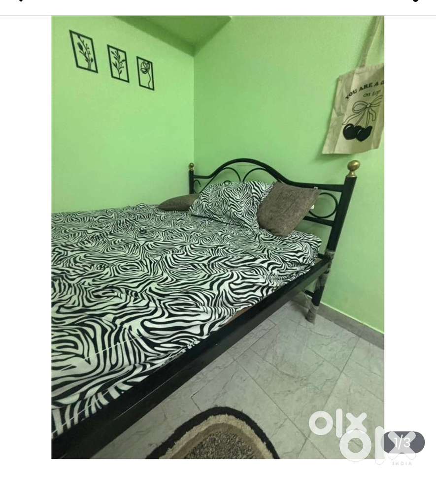Queen size bed