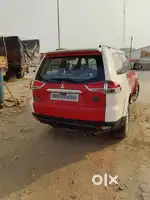 Mitsubishi Pajero Sport November 2015