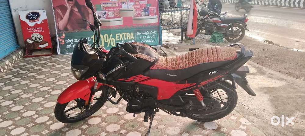 Iam selling my hero glamour bike good condition new tyres