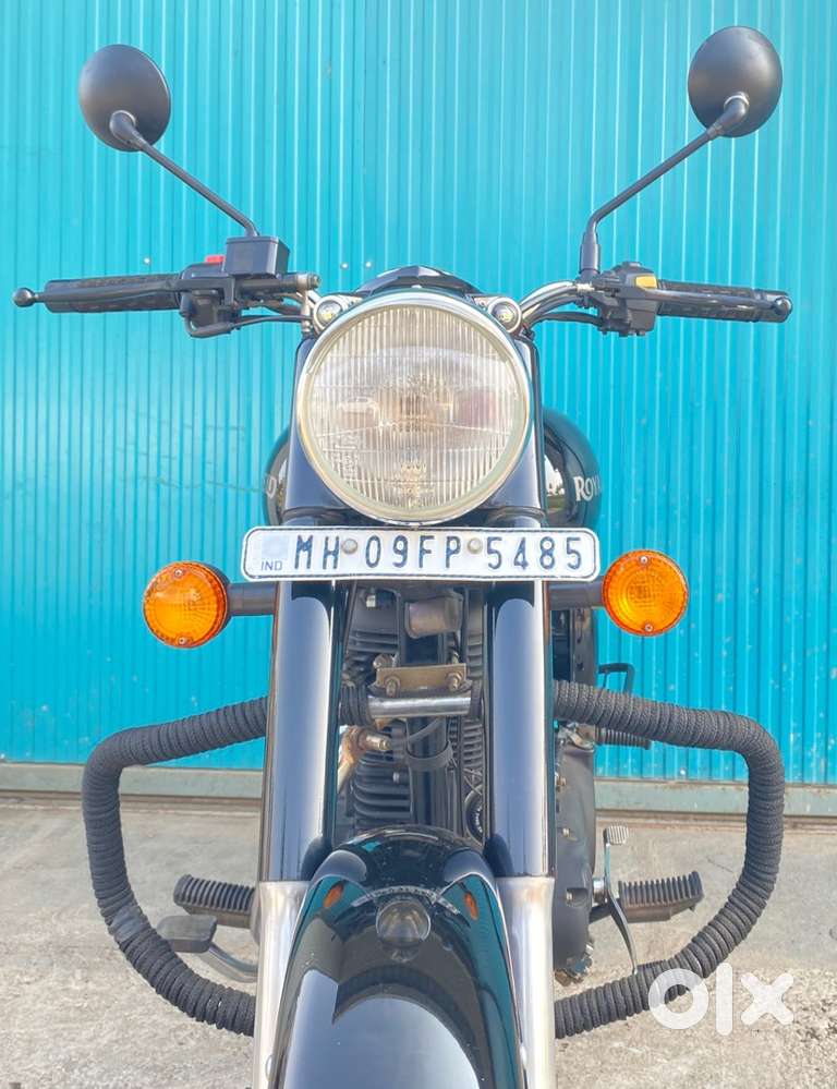 M H - 0 9 PASSING ROYAL ENFIELD BULLET CLASSIC 350 BLACK COLOUR