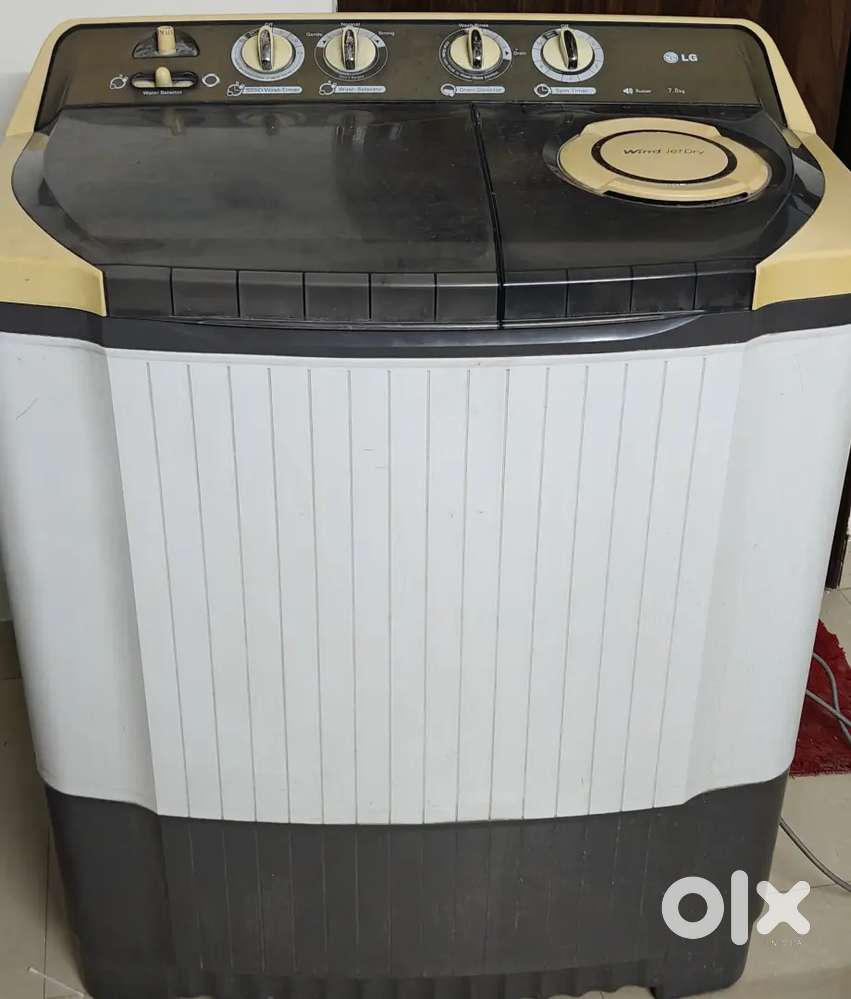 LG semi-Automatic 7.5 kg washing machine