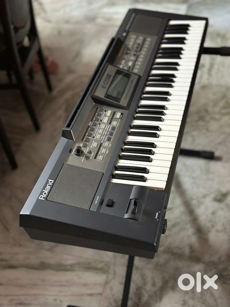 Roland E-09 IN - Interactive Arranger Electronic Keyboard