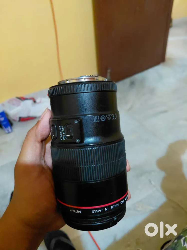 Canon 100 mm macro lens
