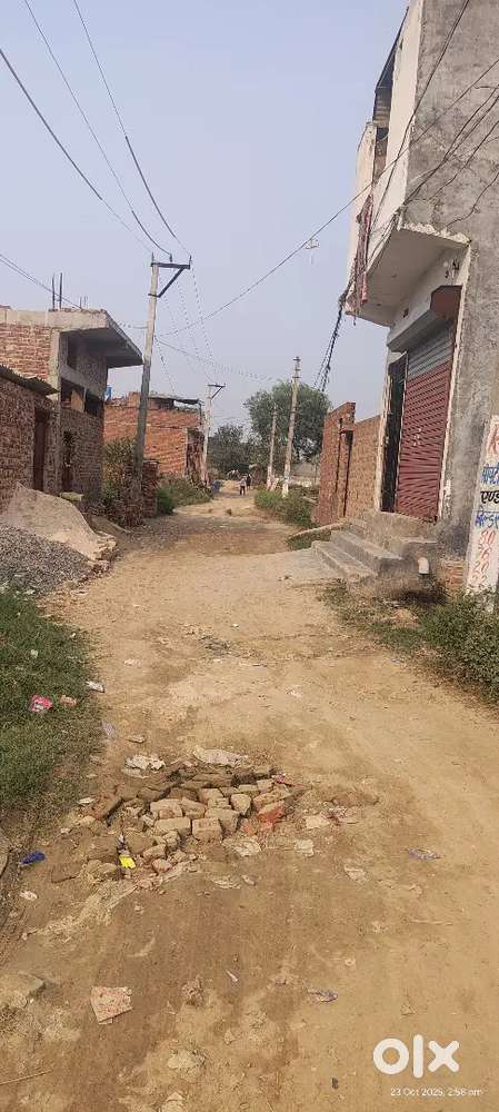 Plot 50 gaj ka hai 30 feet road par