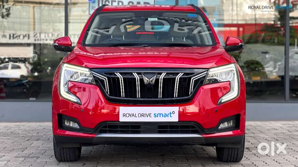 Mahindra XUV700, 2022, Petrol