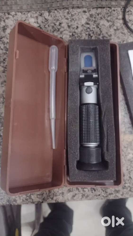 Hand held brix refractometers