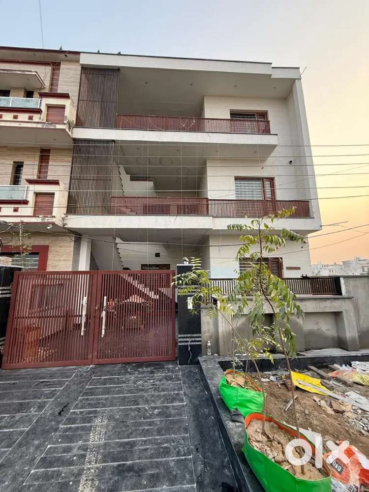 Spacious 1st Floor for Rent – Urban Estate Phase 2, Modern Building!